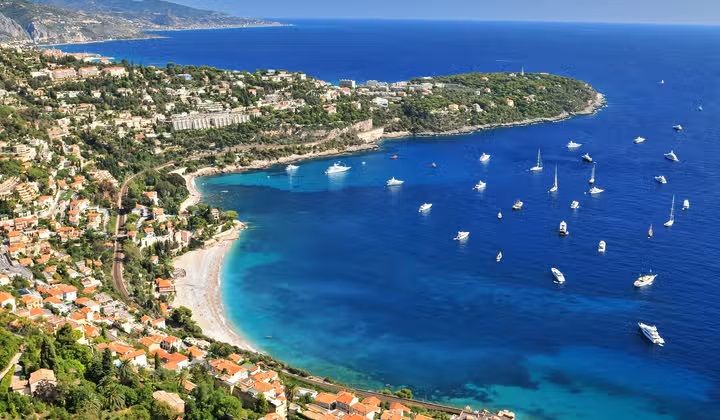 Barca a vela costa Azzurra Cap Martin Golfe Bleu